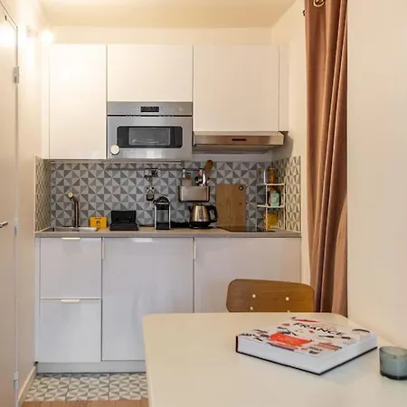 Apartament Couronnes - Cosy Equipe Et Privatif *